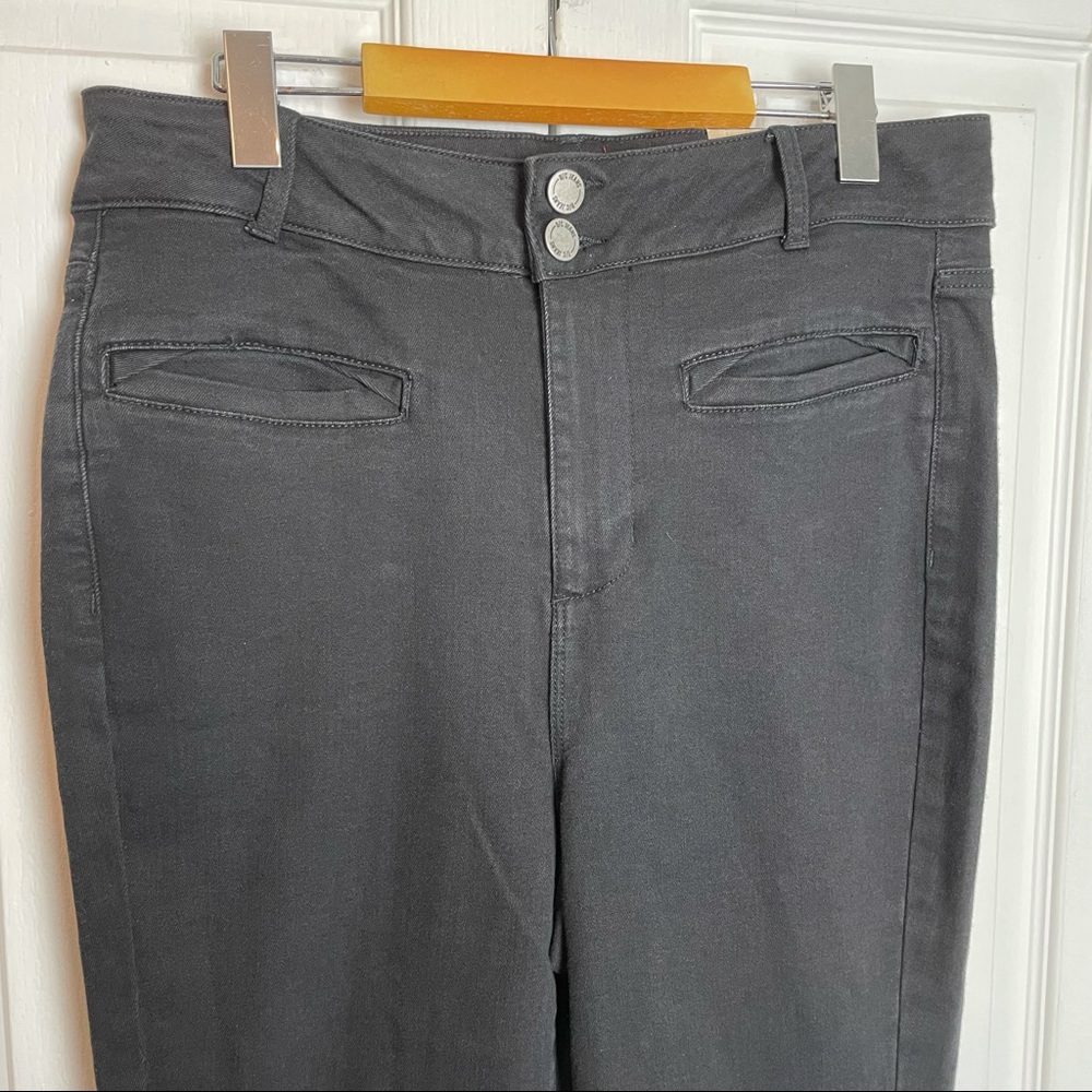 Cropped Black Denim - Picture 4 of 9